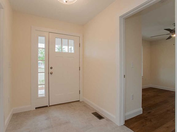 4th image of 6 Cole Ln