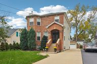 Hubbard Ct-S2610-002.jpg