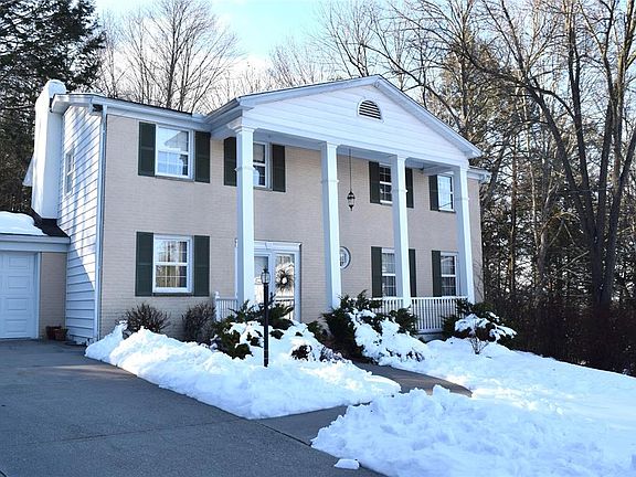 3rd image of 3101 Cortland Dr