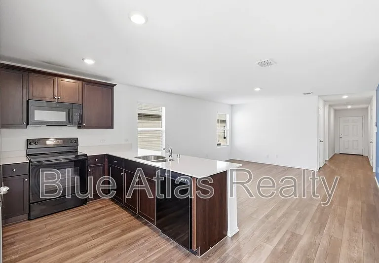 510 Olmstead Dr — Photo 5