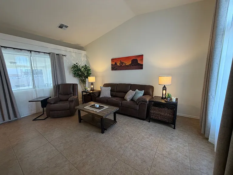2416 N Ridge Ave — Photo 9