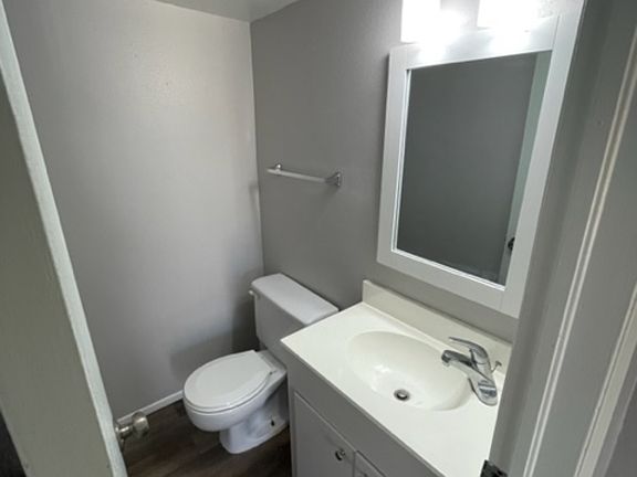 5th image of 5241 Carousel Dr #D