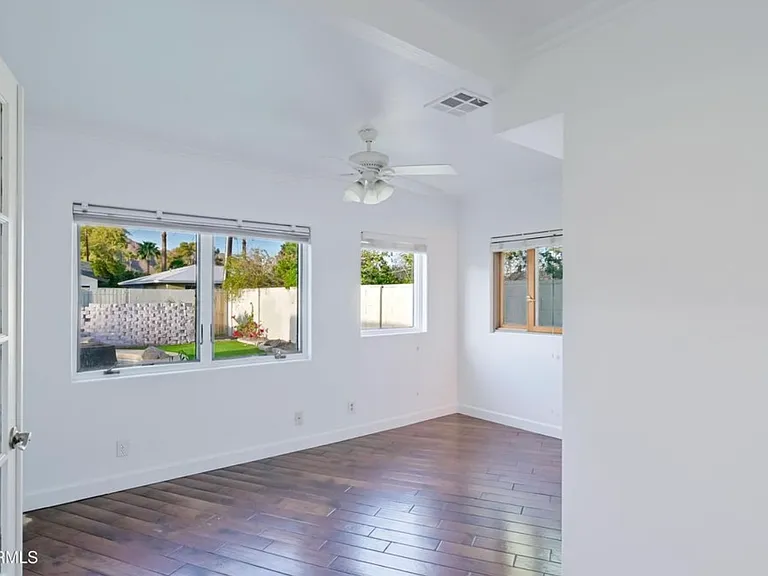 5328 E Pinchot Ave — Photo 10