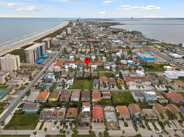 125 E Kingfish St #3, South Padre Island, TX 78597