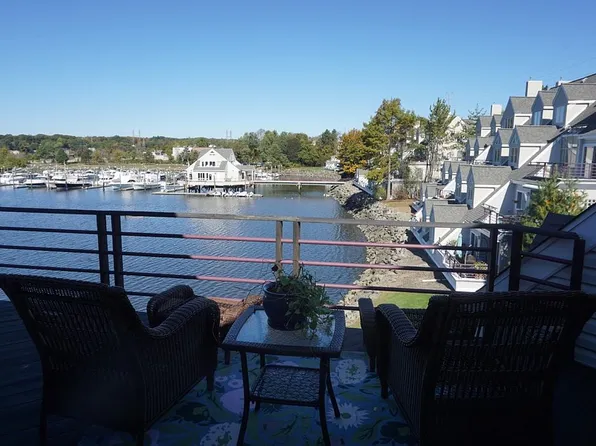 532 Popes Island Rd, Milford, CT 06461