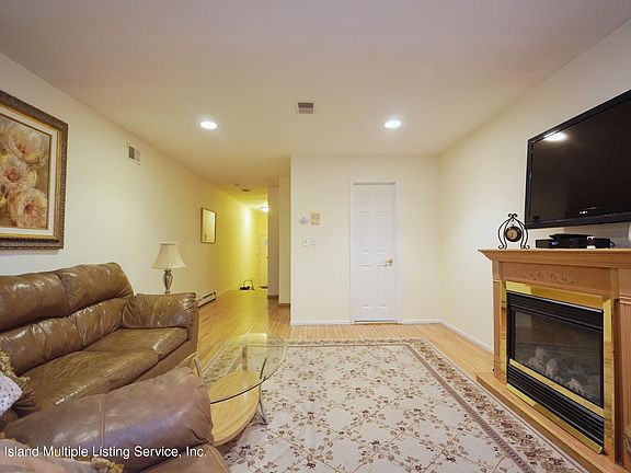 2nd image of 455 Craig Ave