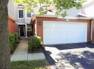772 Old Checker Ct, Buffalo Grove, IL 60089