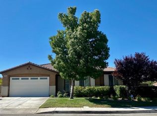1233 Wellington Dr, Palmdale, CA 93551