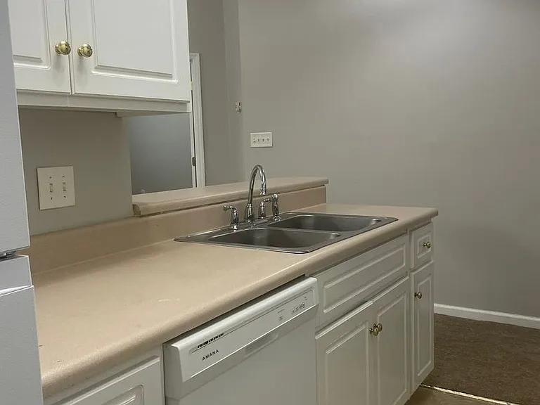 449 Northrop Pl — Photo 10