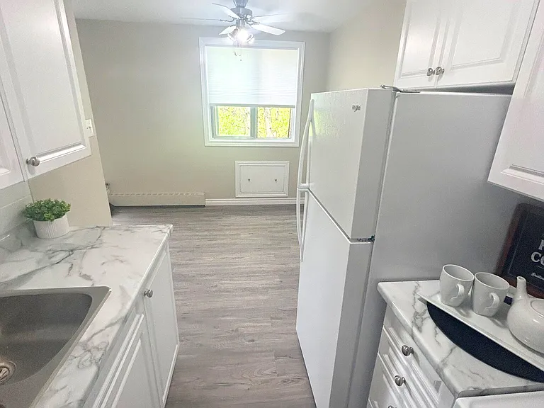 64 Devonshire Ave — Photo 8