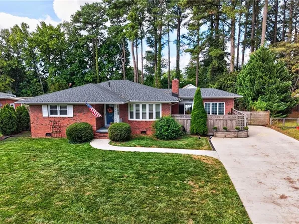 917 Baillio Dr, Virginia Beach, VA 23454
