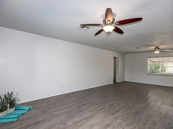 5th image of 4412 S Willow Dr