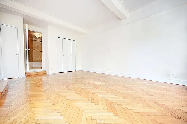 Rented by Urbane Brokerage | media 14