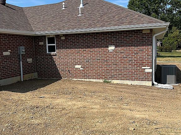 5th image of 1024 Grace Pl