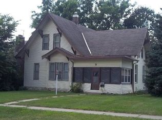 9 S 12th St, Marshalltown, IA 50158