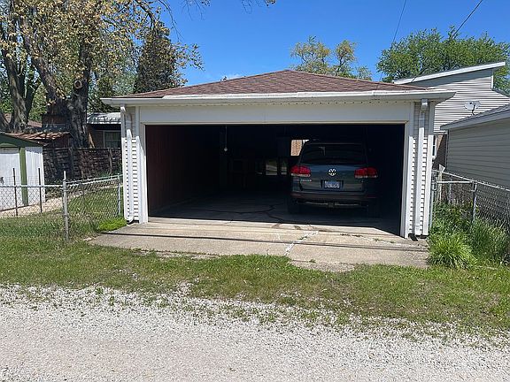 2 car detached garage
