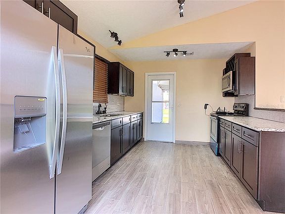 2nd image of 942 Alabama Woods Ln