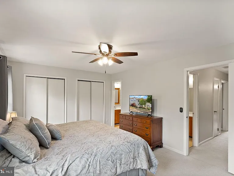 711 Acorn Ct — Photo 12