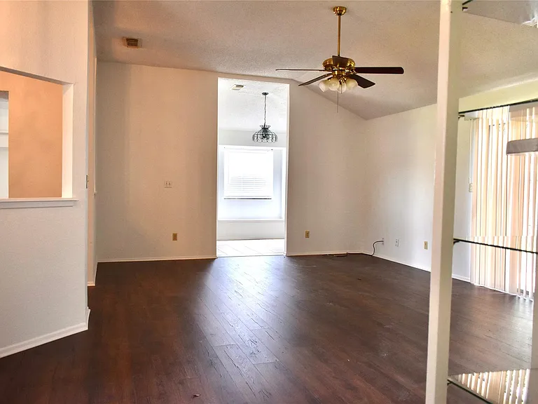 16838 Markridge Dr — Photo 11