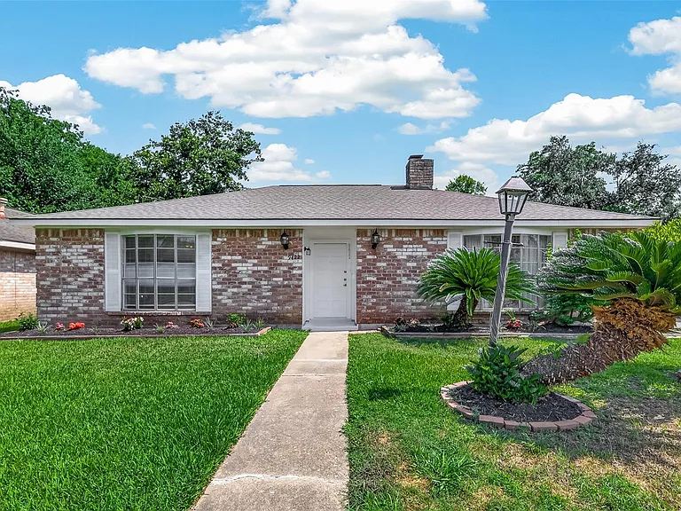 9422 Kristin Dr — Photo 6