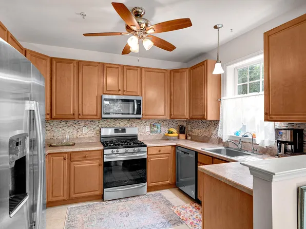 112 Timberlake Dr, Ewing, NJ 08618