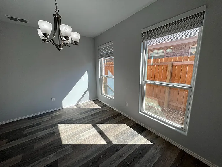 5609 Jarvis St — Photo 4