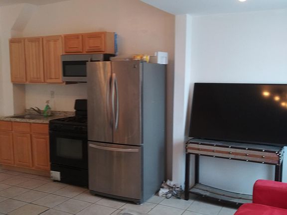 2nd image of 100 Westervelt Ave APT 1