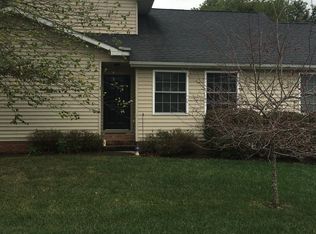 2 Blakeney Rose Ln, Huntington, WV 25705