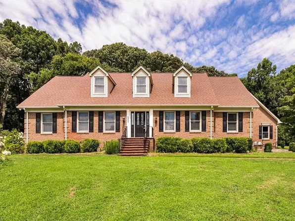 4905 Deer Pointe Ct, Greensboro, NC 27406