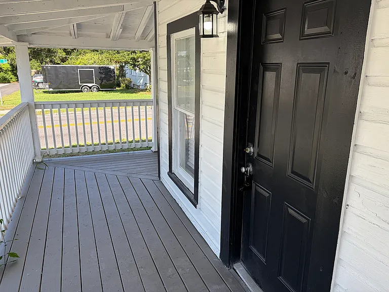 802 N Wheeler St — Photo 2
