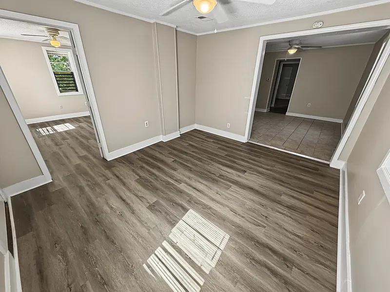 3 bed, 1.0 bath, 1242 sqft, $975 — Photo 4