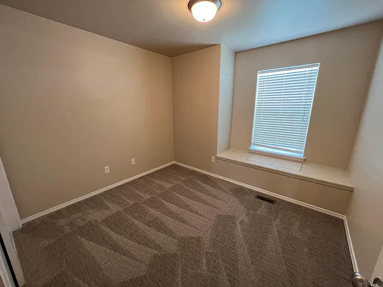 625 Gimlet Dr — Photo 5