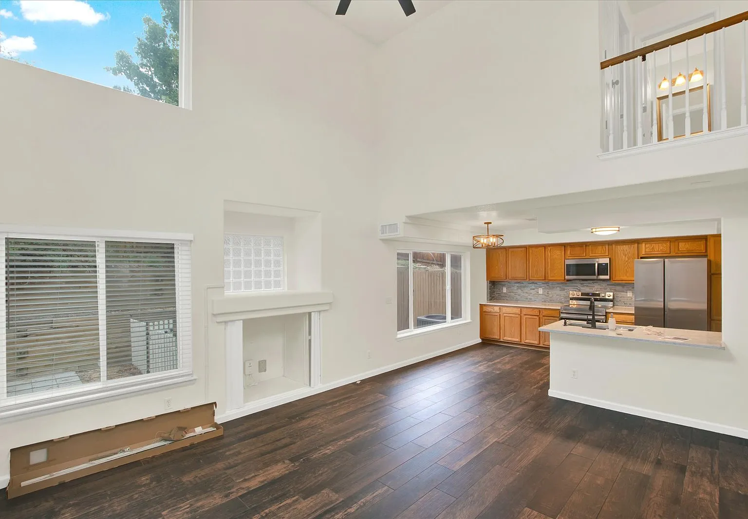 2 bed, 1143 sqft, $2,300 — Photo 3