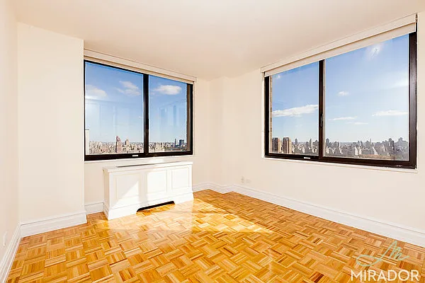 Rented by Mirador Real Estate | media 21