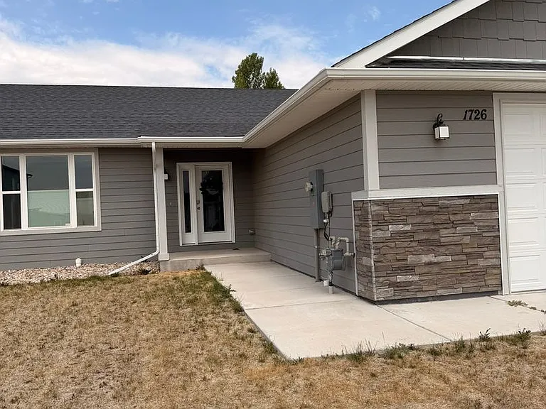 1726 Kade Ct — Photo 2
