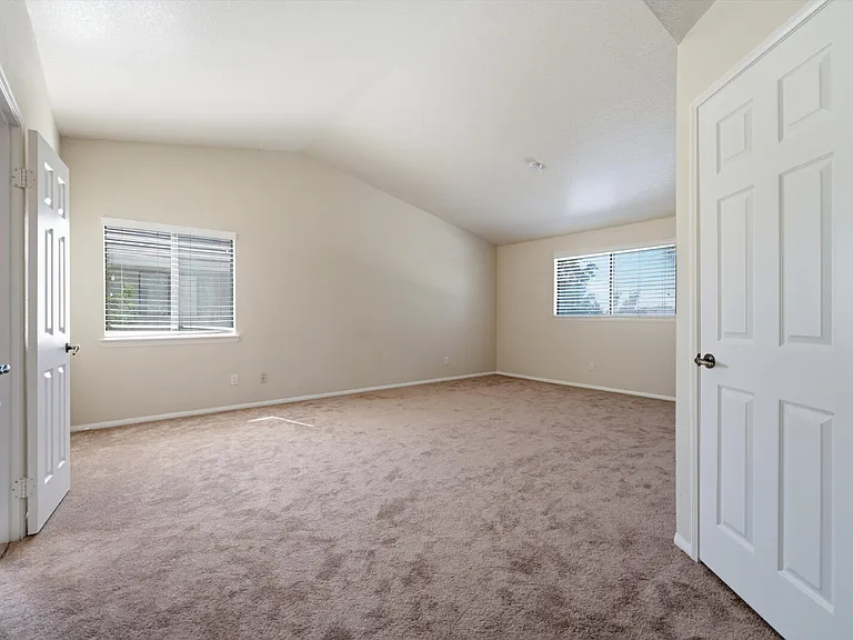 3129 Golfwood Ct — Photo 17