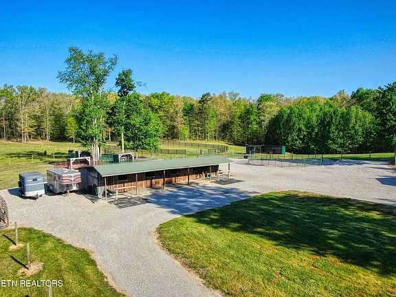 42nd image of 147 Akers Chapel Loop