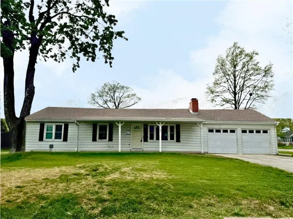 601 S Troost St, Olathe, KS 66061