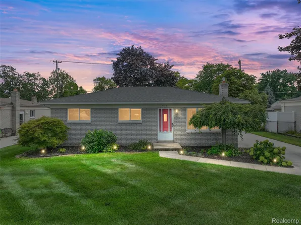 12146 Ontario Dr, Sterling Heights, MI 48313