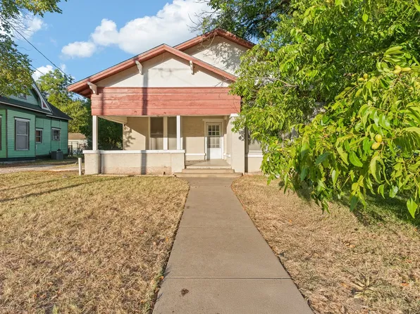 1313 N Robinson St, Cleburne, TX 76031