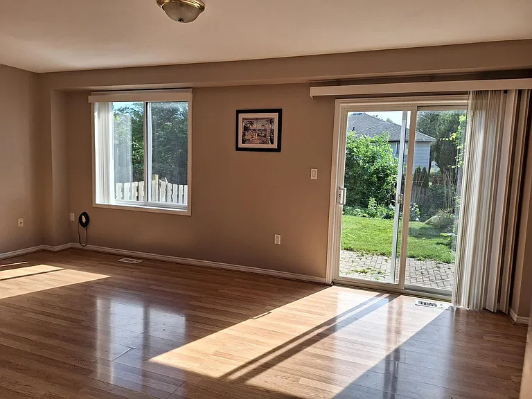 3259 Northway Ave — Photo 2