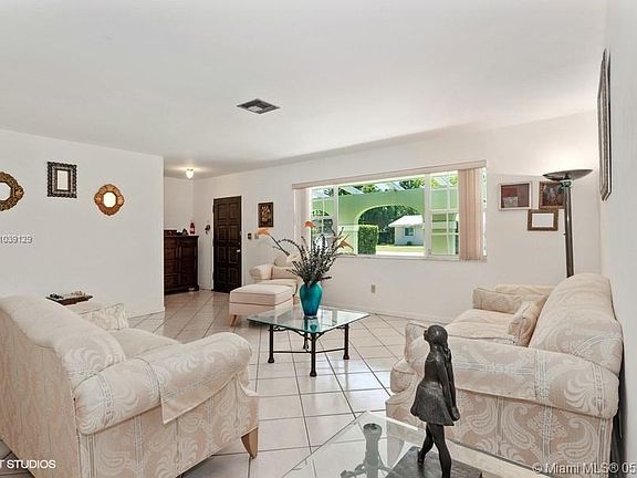 4th image of 17251 SW 86th Ave