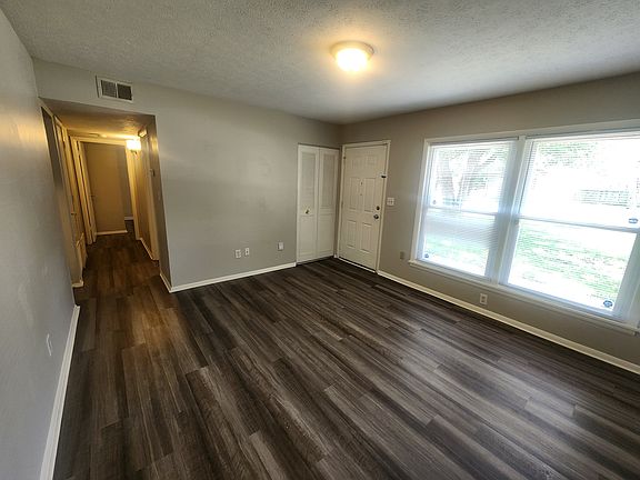 3rd image of 5403 Bramble Ct