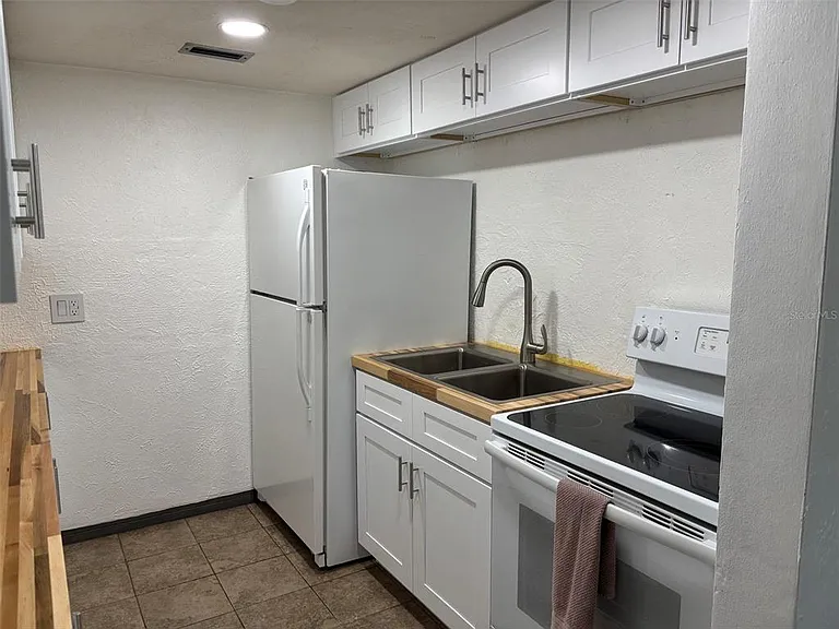 2020 World Parkway Blvd #10 — Photo 9