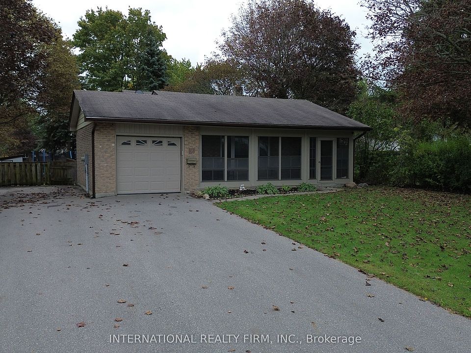 1st image of 9 Vaughan Ave