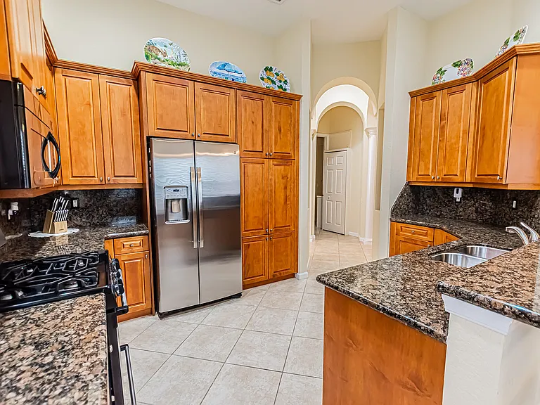 431 NW Cool Water Ct — Photo 4