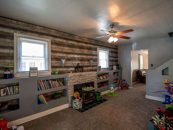 2nd image of 111 N 21st St