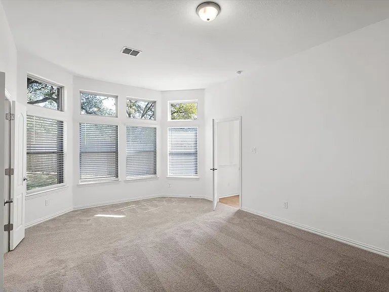 1425 Cole Estates Dr — Photo 18