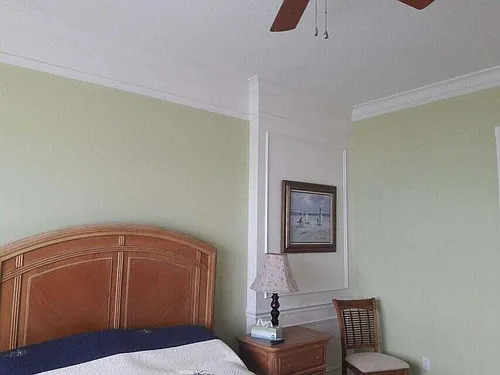 4 Harbour Isle Dr E Photo 1