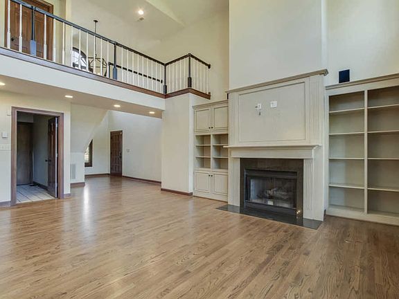 5th image of 4835 River Place Dr